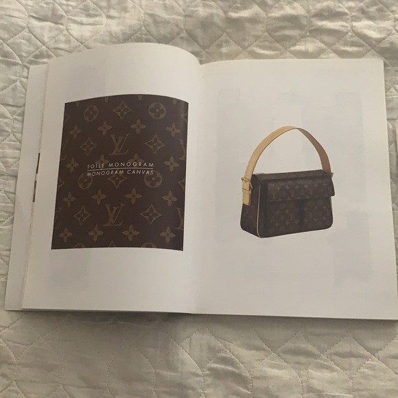 Authentic Vintage 2005 Louis Vuitton Catalogue - Picture 7 of 8